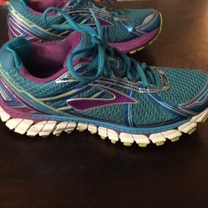 Brooks GTS-15 size 7.5